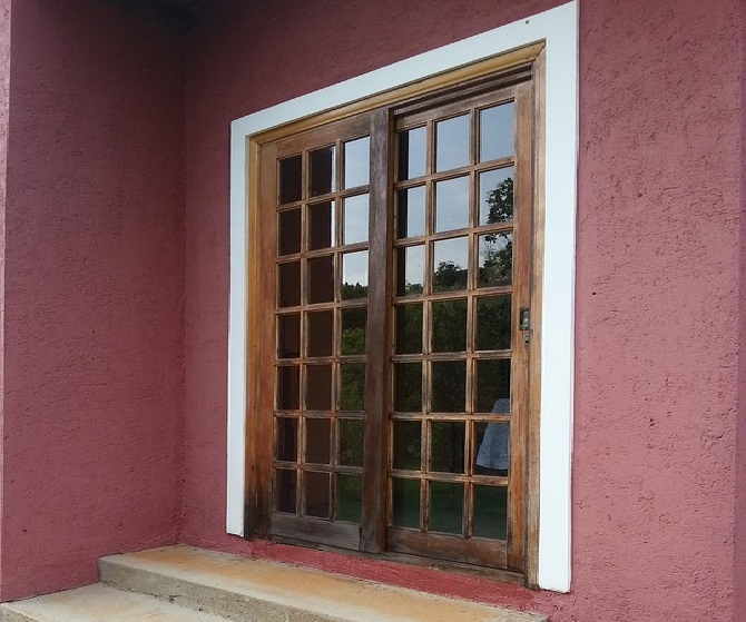Klasické versus posuvné dveře v interiéru