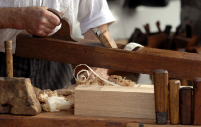 Hoblování prken – čím a jak hoblovat dřevo?