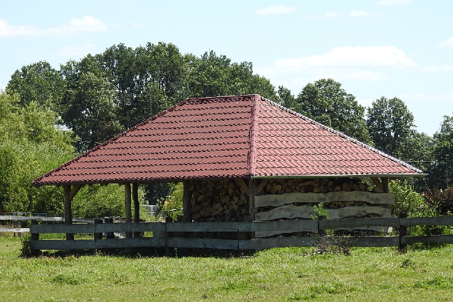 Jak postavit přístřešek na dřevo Jak postavit přístřešek na dřevo