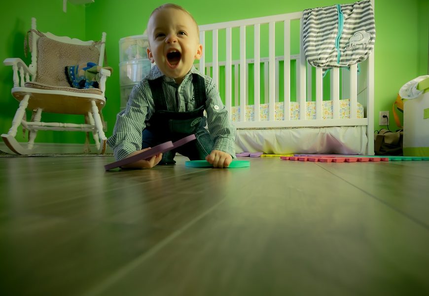 5 věcí, které musí z domu, než z miminka vyroste batole