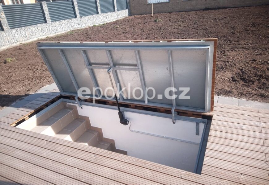 Terasový poklop může dokonale splynout s podlahou. Jak na to? Terasový poklop může dokonale splynout s podlahou. Jak na to?