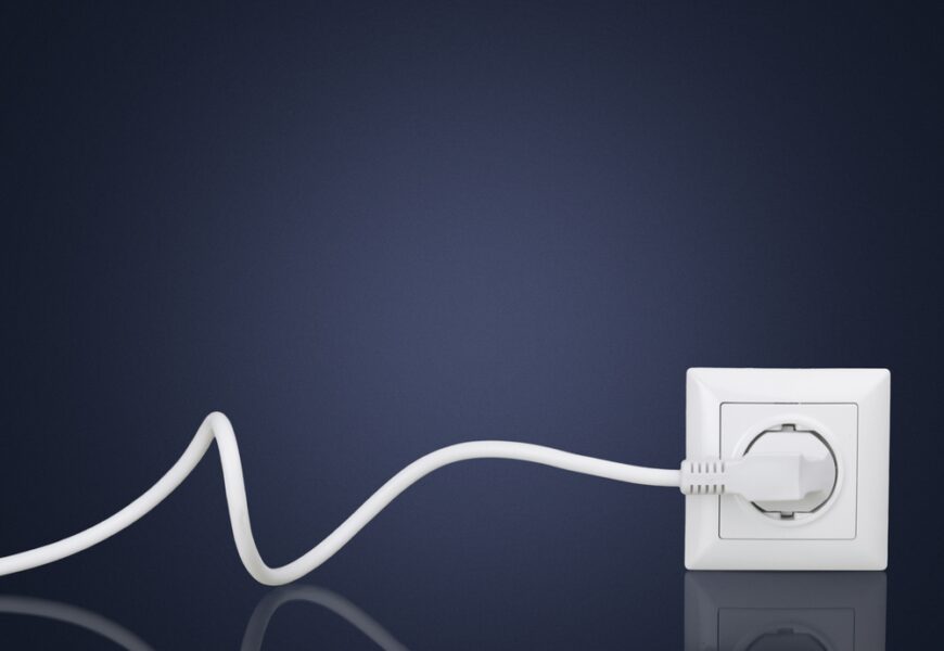 Bojíte se poškození elektrospotřebičů kvůli přepětí nebo bleskům?